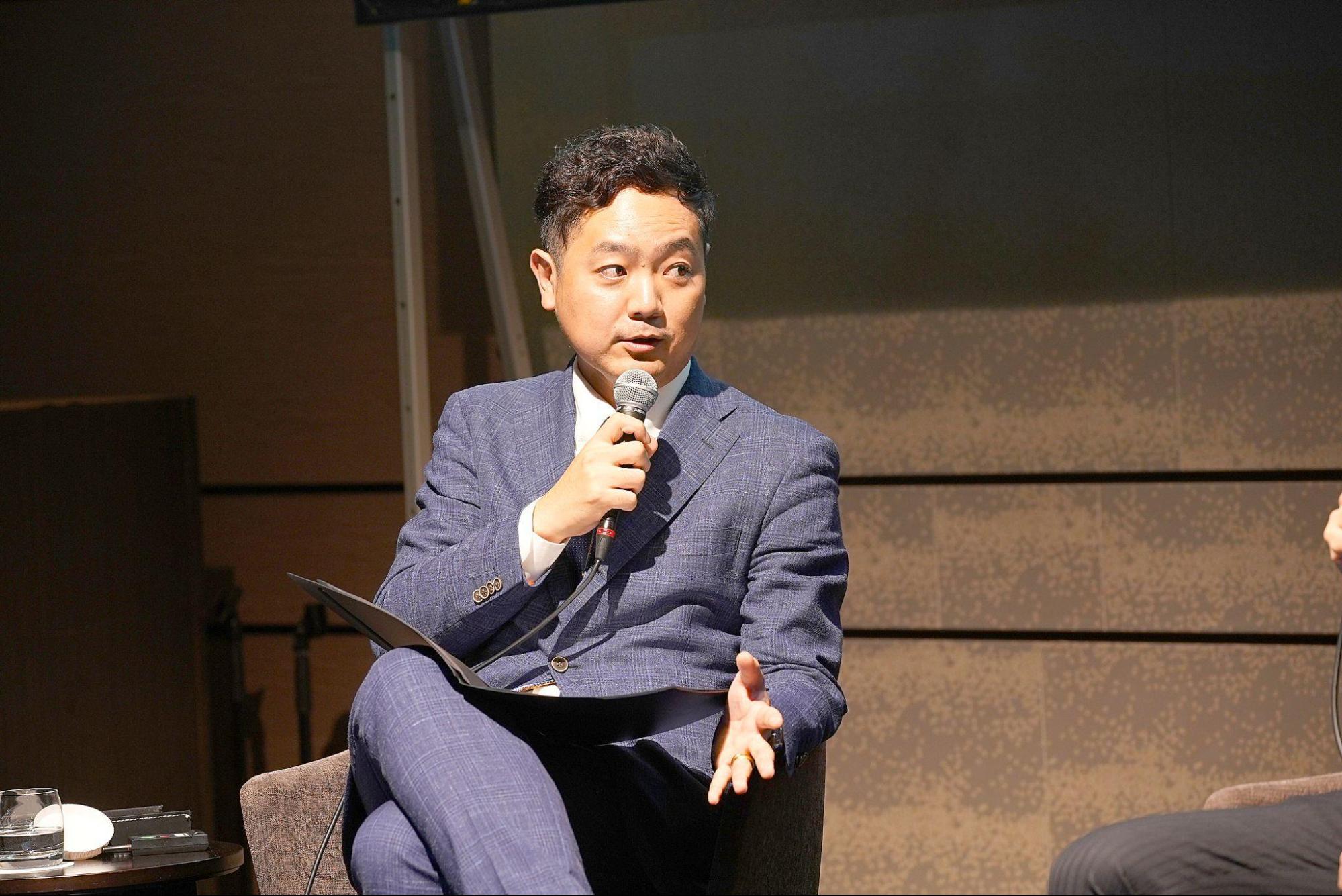 トレジャーデータ株式会社の田井 義輝が登壇している様子
